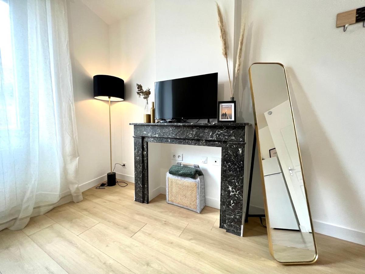 Suite ~ Romance Estivale ~ A 15 Min De Lyon Miribel  Exterior foto